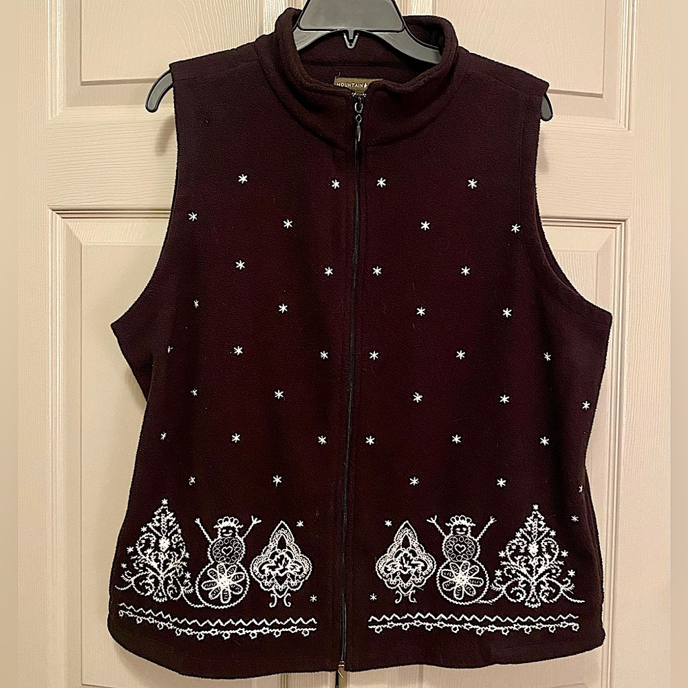 Mountain Lake Embroidered Snowmen Black Fleece Vest - Picture 1 of 6